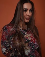 Breathtaking Malaika Arora in a Red Embellished Bodycon Dress Photos 02