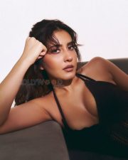 Brooding Actress Raashii Khanna in a Dark Brown Halter Knit Top Photos 02 Brooding Actress Raashii Khanna in a Dark Brown Halter Knit Top Photos 02