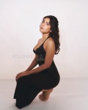 Brooding Actress Raashii Khanna in a Dark Brown Halter Knit Top Photos 04 Brooding Actress Raashii Khanna in a Dark Brown Halter Knit Top Photos 04
