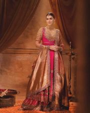 Captivating Kriti Sanon in a Pink Anarkali with Golden Tissue Dupatta Photoshoot Pictures 03 Captivating Kriti Sanon in a Pink Anarkali with Golden Tissue Dupatta Photoshoot Pictures 03