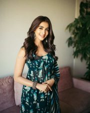 Charismatic Pooja Hegde Photoshoot Pictures 08