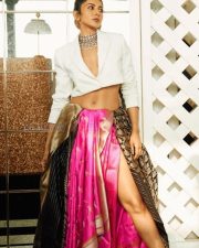 Charming Rakul Preet Singh in a White Crop Blazer and Saree Photos 07