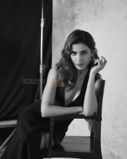 Citadel Actress Samantha Ruth Prabhu in a Black Thigh Slit Dress Photos 02 Citadel Actress Samantha Ruth Prabhu in a Black Thigh Slit Dress Photos 02
