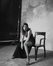 Citadel Actress Samantha Ruth Prabhu in a Black Thigh Slit Dress Photos 04 Citadel Actress Samantha Ruth Prabhu in a Black Thigh Slit Dress Photos 04