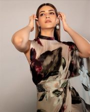 Classy Kriti Sanon in a Printed Collared Pallu Saree Photos 04