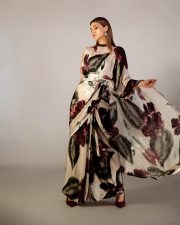 Classy Kriti Sanon in a Printed Collared Pallu Saree Photos 05