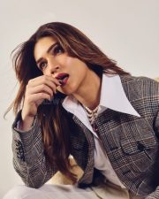 Cocktail 2 Actress Kriti Sanon in a Grey Plaid Cropped Jacket And White Shirt Photos 04