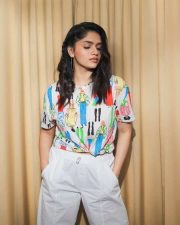 Colourful Sunaina Pictures 01