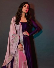 Raashii Khanna 13 Cute Actress Raashi Khanna Photo Shoot Stills