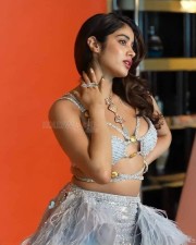 Cute Hindi Actress Janhvi Kapoor Photoshoot Pictures