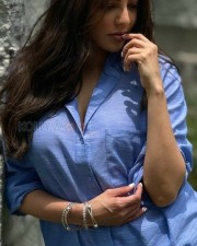 Cute Kajal Aggarwal in a Blue Long Shirt Photos 01