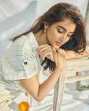 Cute Pooja Hegde Pics