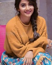 Cute Smiling Pooja Hegde Picture 01