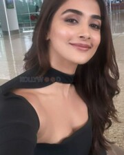 Darling Pooja Hegde at the Airport Selfie Photo 01
