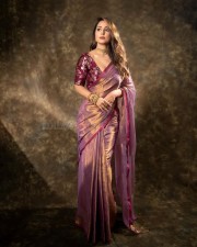 Dazzling Hina Khan in a Pink Tissue Designer Saree Photos 03
