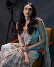 Dazzling Karishma Tanna in a Stunning Ash Pink Chandelier Pearl Drop Saree with an Sleeveless Blouse Photos 02