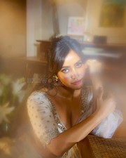 Dazzling Neha Sharma Cleavage in a Crystal Off White Silk Lehenga Photos 03