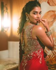 Dazzling Pooja Hegde in a Red Silk Saree at Anant Ambani and Radhika Merchant Sangeet Celebration Photos 02 Dazzling Pooja Hegde in a Red Silk Saree at Anant Ambani and Radhika Merchant Sangeet Celebration Photos 02