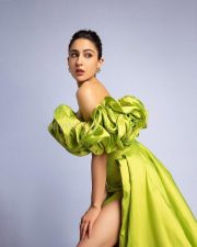 Dazzling Sara Ali Khan in a Neon Green Floor Length Gown Photos 02
