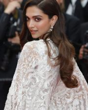 Deepika Padukone Red Carpet Picture 01