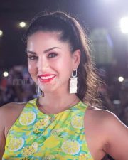 Desirable Sunny Leone Pictures 01