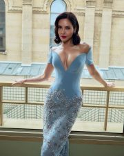Dhamaal 4 Actress Esha Gupta in a Lace Crop Top with Velvet Pants Photos 10