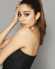 Dostana  Actress Janhvi Kapoor Sexy Pictures