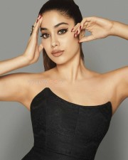 Dostana  Actress Janhvi Kapoor Sexy Pictures