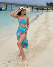 Dream Girl Rakul Preet Singh in a Turquoise Blue Crop Top with Wrap Style Skirt with High Slit Photos 02