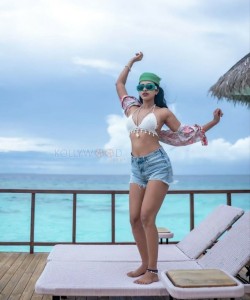 Dusky Actress Amala Paul Sexy Maldives Holiday Photos 02