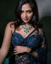 Dusky Beauty Amala Paul Blue Saree Photo 01