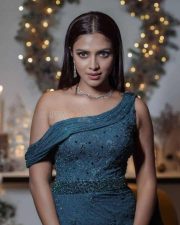 Dusky Beauty Amala Paul Sexy Photoshoot Pictures 02