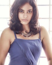 Nandita Swetha Latest Hot Photos HD Stills Ekkadiki Pothavu Chinnavada Movie Images Ekkadiki Pothavu Chinnavada Heroine Nandita Swetha Pictures
