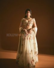 Elegant Actress Janhvi Kapoor in an Ivory Floral Lehenga Photos 01