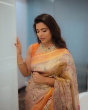 Elegant Aishwarya Rajesh in a Traditional Silk Saree Pictures 05
