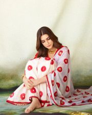 Elegant Kriti Sanon in a Red and White Floral Saree Photos 05 Elegant Kriti Sanon in a Red and White Floral Saree Photos 05