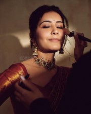 Elegant Raashi Khanna in a Rust Red Banarasi Silk Saree Photoshoot Pictures 04