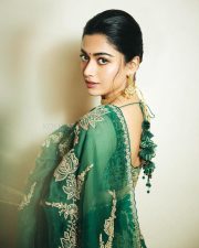 Elegant Rashmika Mandanna in an Emerald Green Saree with Sleeveless Blouse and Heart Shaped Bag Photos 05 Elegant Rashmika Mandanna in an Emerald Green Saree with Sleeveless Blouse and Heart Shaped Bag Photos 05