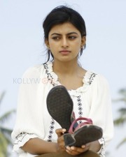 En Aaloda Seruppa Kaanom Heroine Anandhi Pictures