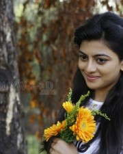 En Aaloda Seruppa Kaanom Movie Heroine Anandhi Pictures