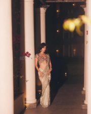 Enchanting Actress Disha Patani in a Cream Saree Photos 02