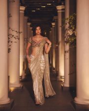 Enchanting Actress Disha Patani in a Cream Saree Photos 06