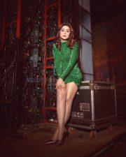 Enchanting Hina Khan in a Shimmering Green Mini Dress Pictures 08
