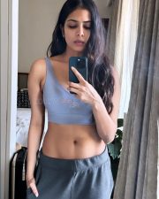Erotic Malavika Mohanan Navel Selfie in a Sports Bra Photos 02 Erotic Malavika Mohanan Navel Selfie in a Sports Bra Photos 02