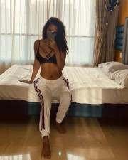 Esha Gupta 7 Esha Gupta Hot Bikini Pictures