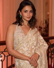 Fashionista Alia Bhatt in an Ivory Saree Pictures 01 Fashionista Alia Bhatt in an Ivory Saree Pictures 01
