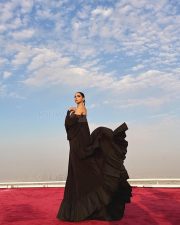 Flawless Deepika Padukone in a Black Gown at Cartier Dubai Event Photos 04