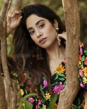 Flawless Janhvi Kapoor Picture 01