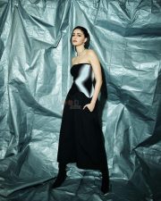 Glam Ananya Panday in a Strapless Black Jumpsuit Pictures 05