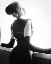 Glam Janhvi Kapoor in a Black Vintage Corset Style Body Hugging Sleeveless Dress Pictures 02